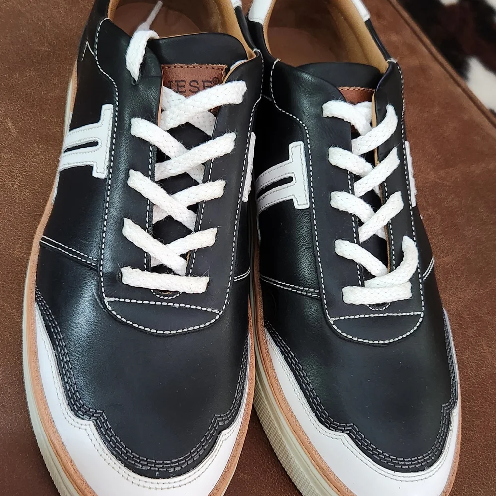 Lucchese New Double L Black and White Women's Sneakers, Size 10 - Picture 3 of 5